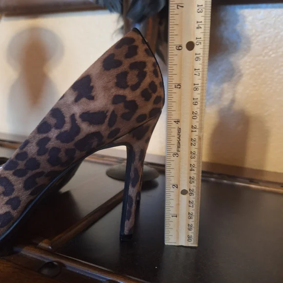 Sam & Libby Leopard Print Women's Shoes - Picture 2 of 5